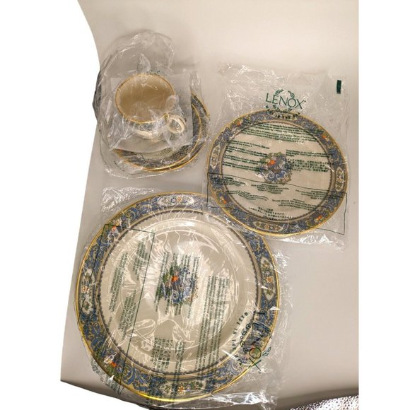 Lenox Fine China, Moonspun Gravy Boat w/attached Underplate, Ivory Platinum Rim - Picture 2 of 9